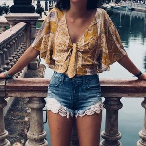 Sunburst Lavender and Mustard Yellow Print Tie-Front Crop Top small